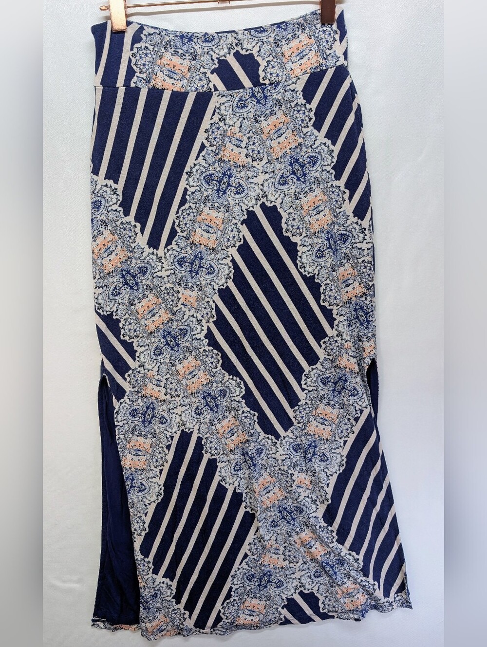 234.Maeve Anthropologie Navy Blue Patterned Maxi Skirt